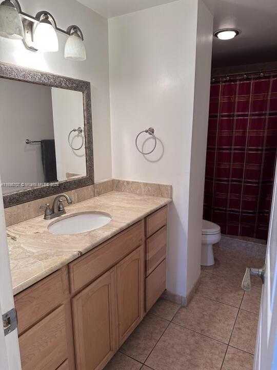 Small Image of 4400 HILLCREST DR #114B, Hollywood Number 15