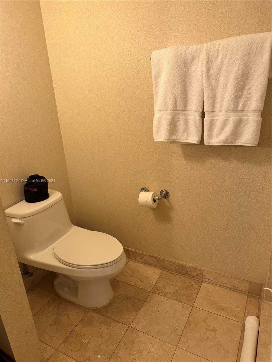 Small Image of 18001 COLLINS AVE #918, Sunny Isles Beach Number 10