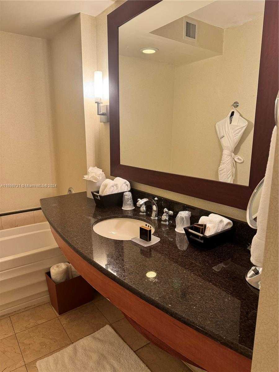 Small Image of 18001 COLLINS AVE #918, Sunny Isles Beach Number 11