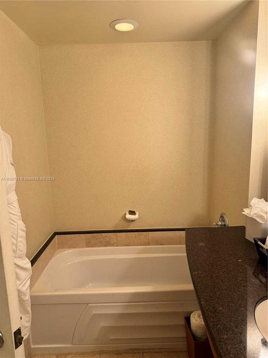 Small Image of 18001 COLLINS AVE #918, Sunny Isles Beach Number 12