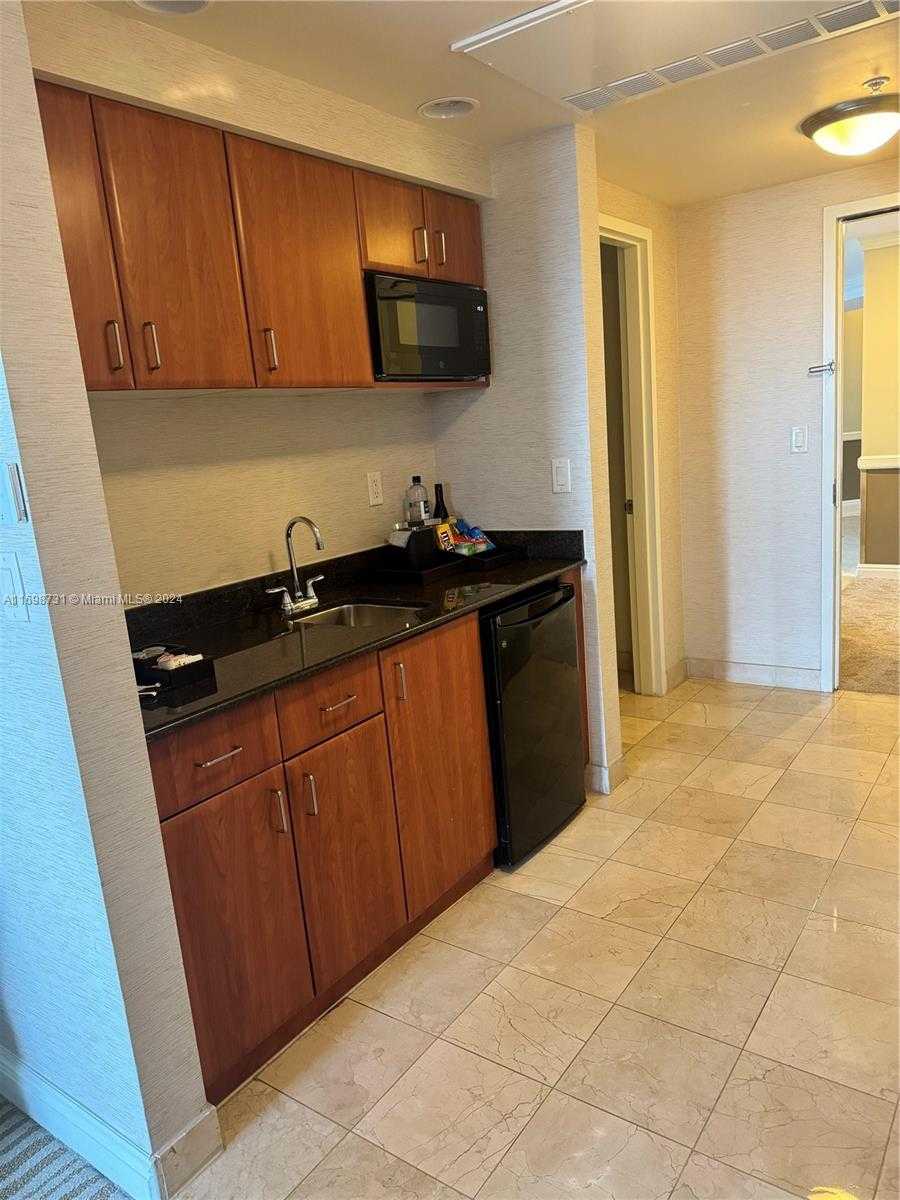 Small Image of 18001 COLLINS AVE #918, Sunny Isles Beach Number 13