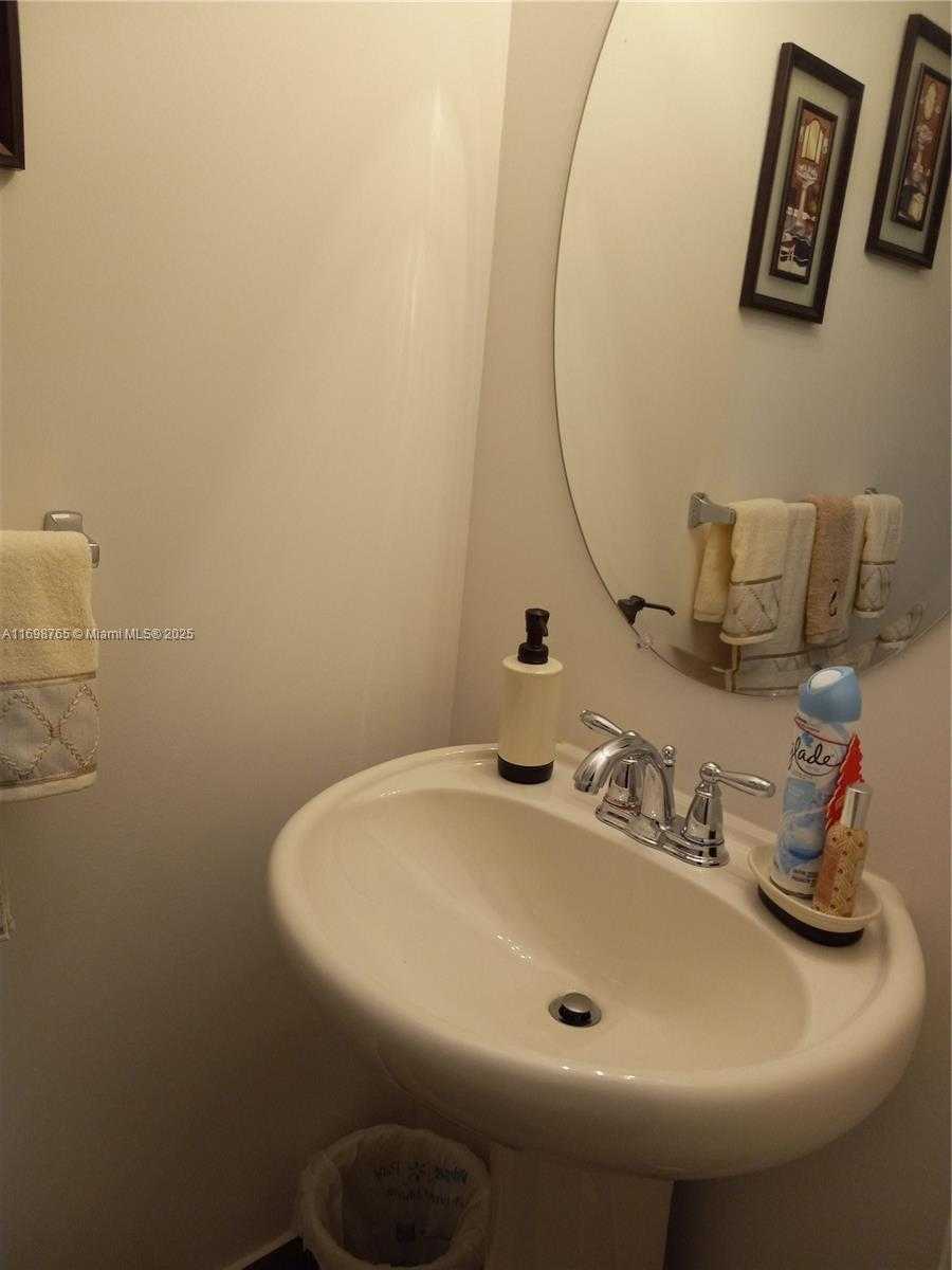 Small Image of 122 SOUTH WEST 7TH CT #None, Pompano Beach Number 11