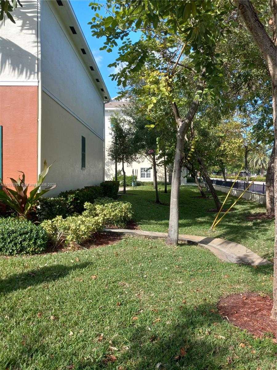 Small Image of 122 SOUTH WEST 7TH CT #None, Pompano Beach Number 4