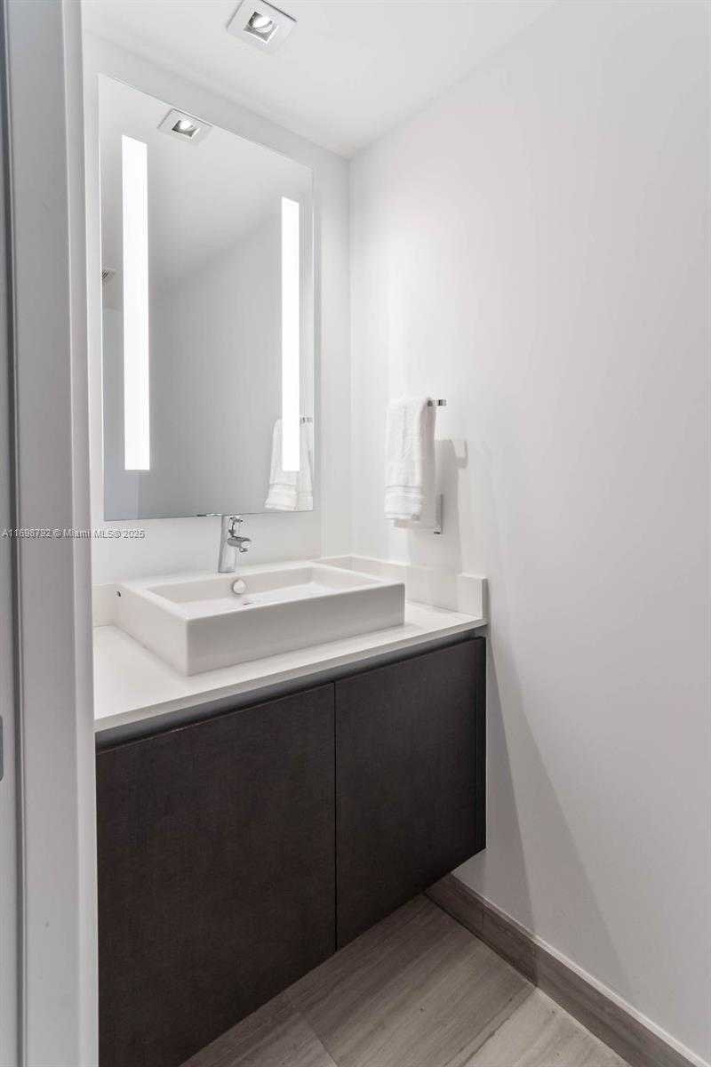 Small Image of 1451 BRICKELL AVE #1602, Miami Number 11