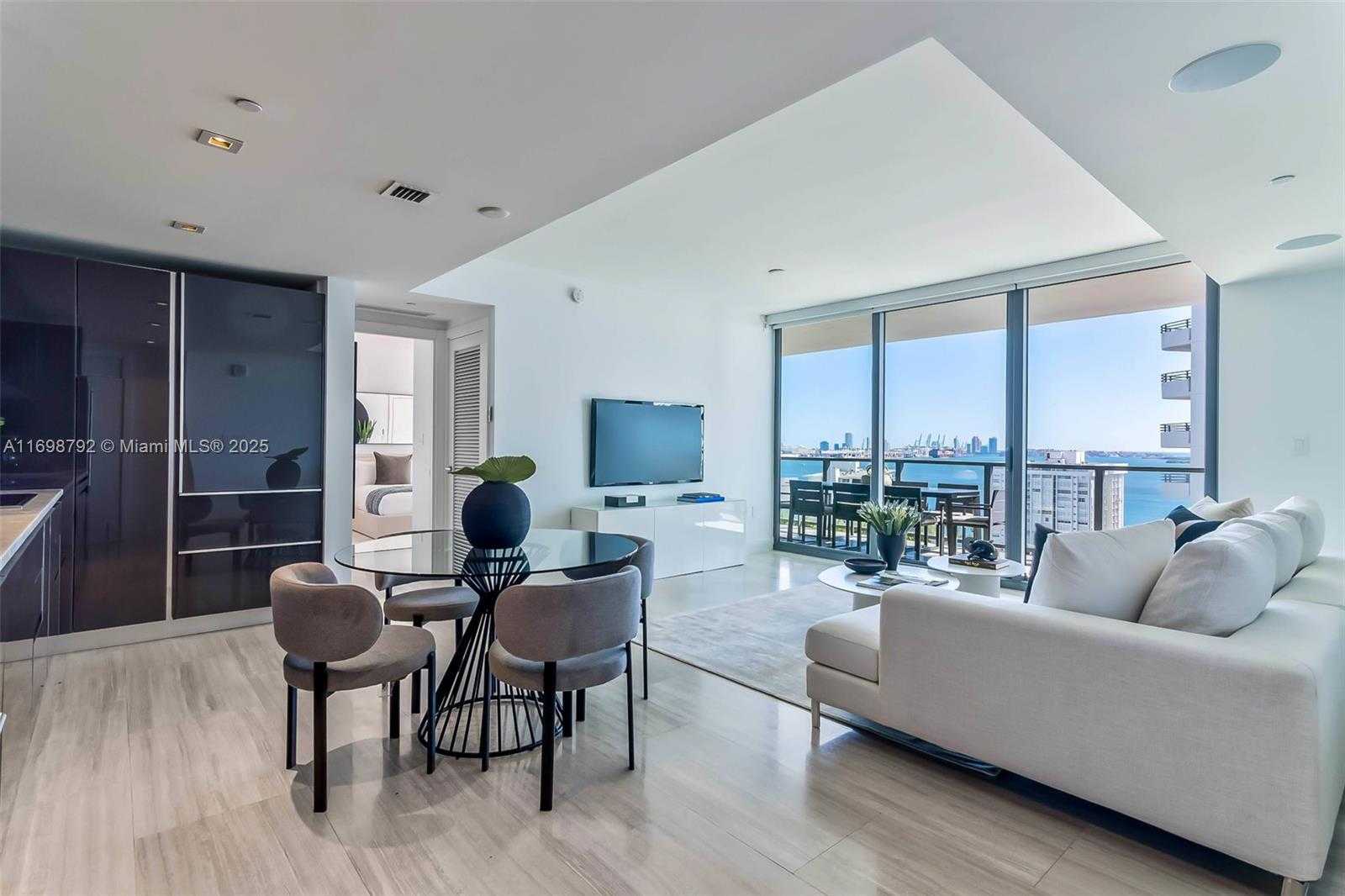 Small Image of 1451 BRICKELL AVE #1602, Miami Number 4