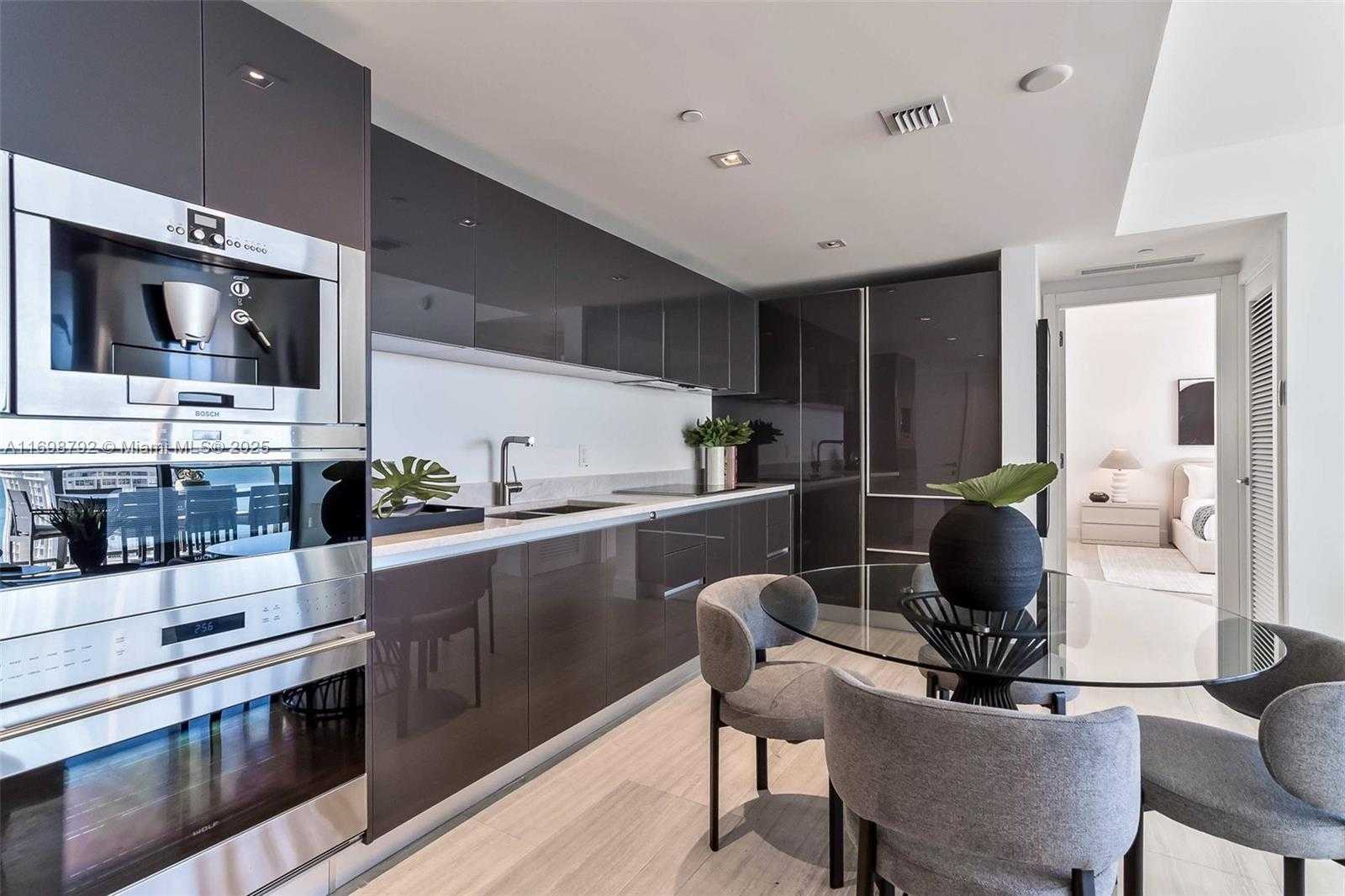 Small Image of 1451 BRICKELL AVE #1602, Miami Number 6