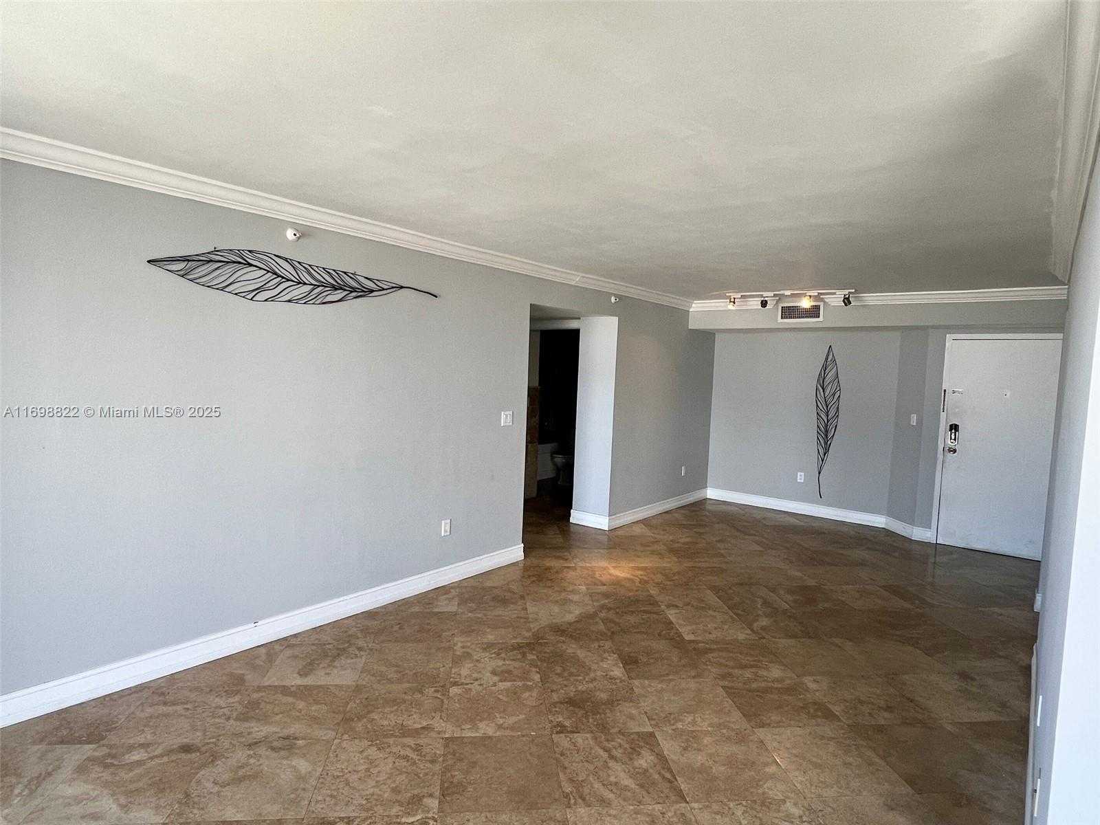 Small Image of 1688 WEST AVE #1005, Miami Beach Number 10