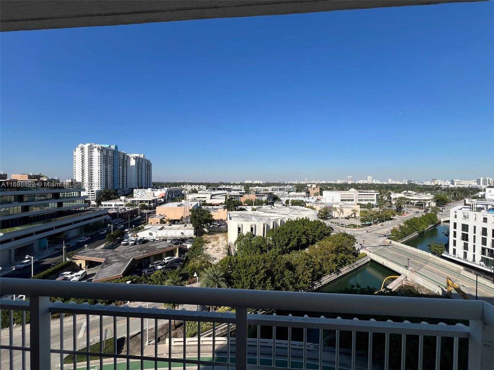 Small Image of 1688 WEST AVE #1005, Miami Beach Number 2