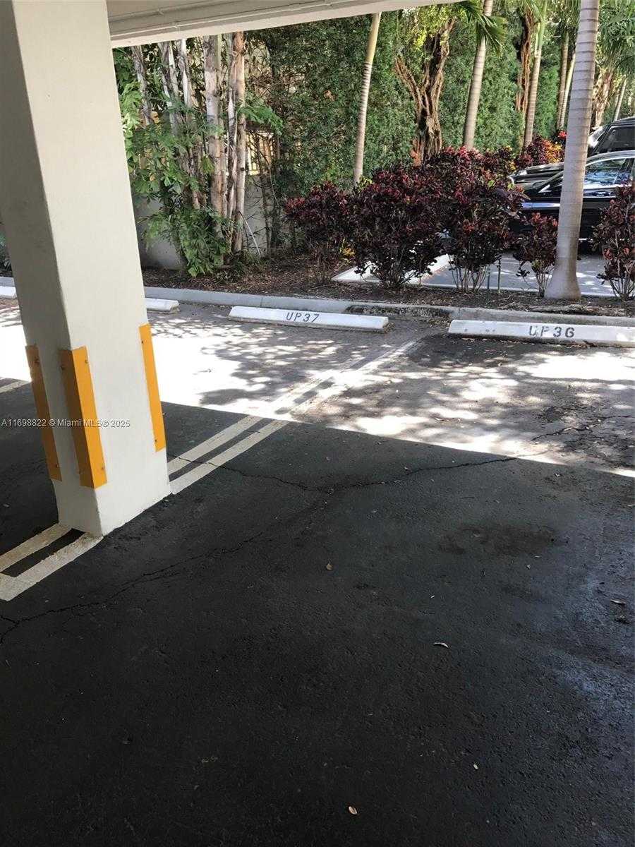 Small Image of 1688 WEST AVE #1005, Miami Beach Number 24