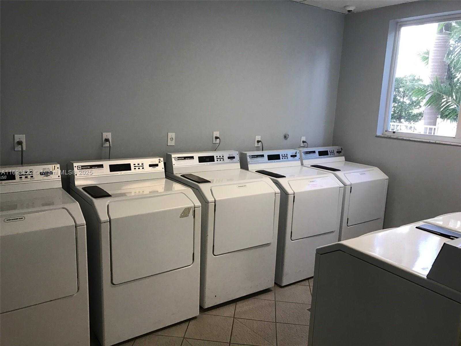 Small Image of 1688 WEST AVE #1005, Miami Beach Number 30