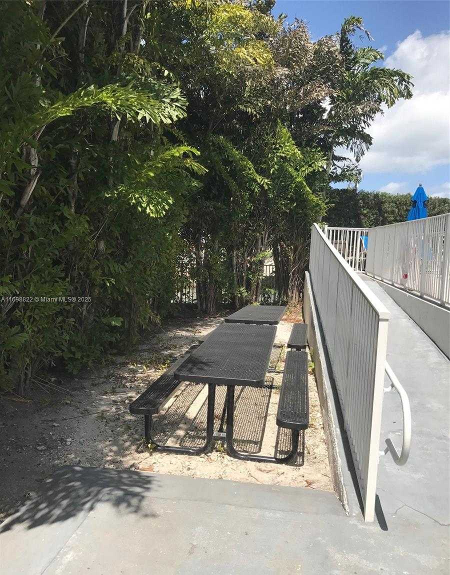 Small Image of 1688 WEST AVE #1005, Miami Beach Number 36