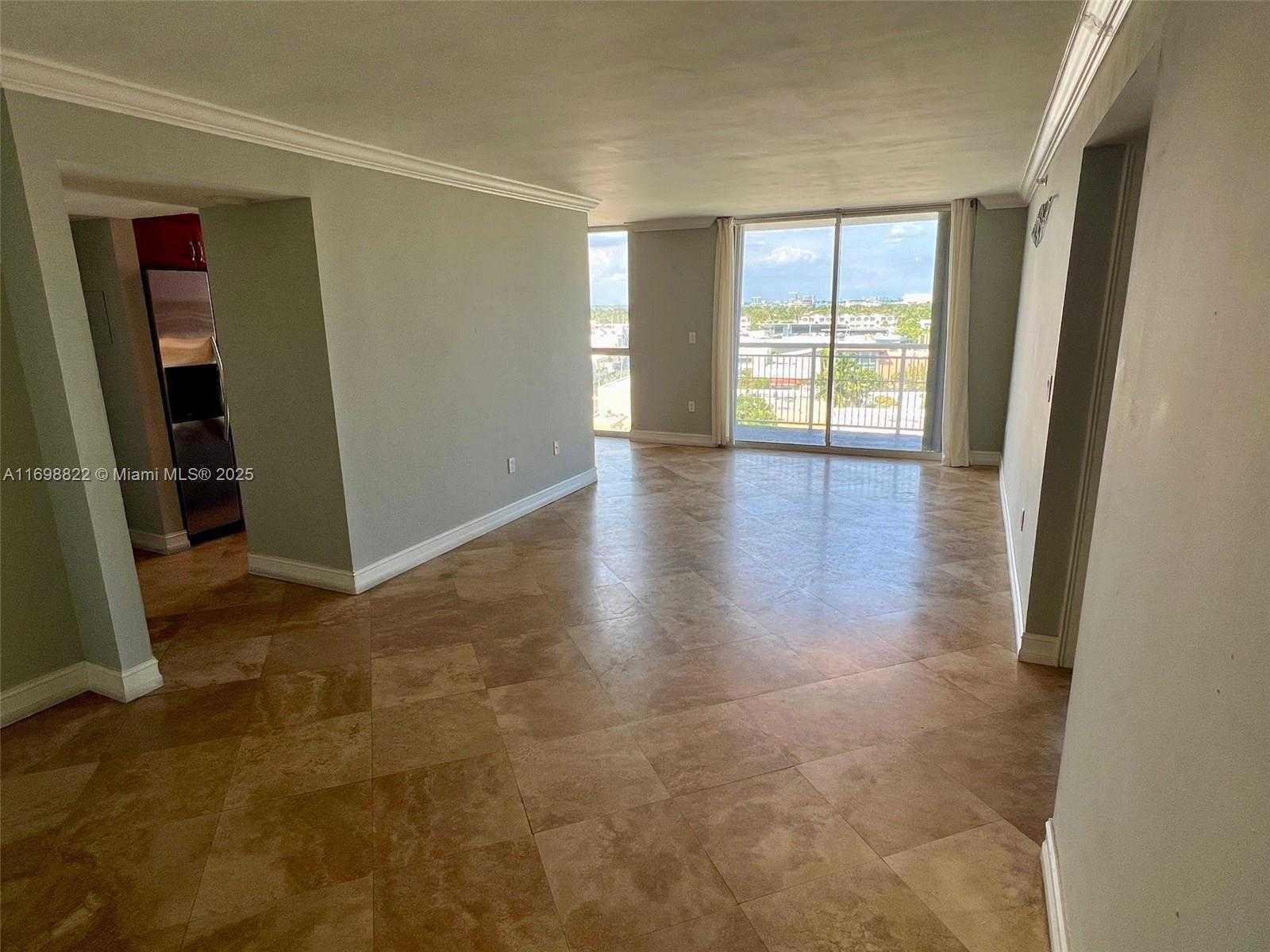 Small Image of 1688 WEST AVE #1005, Miami Beach Number 6