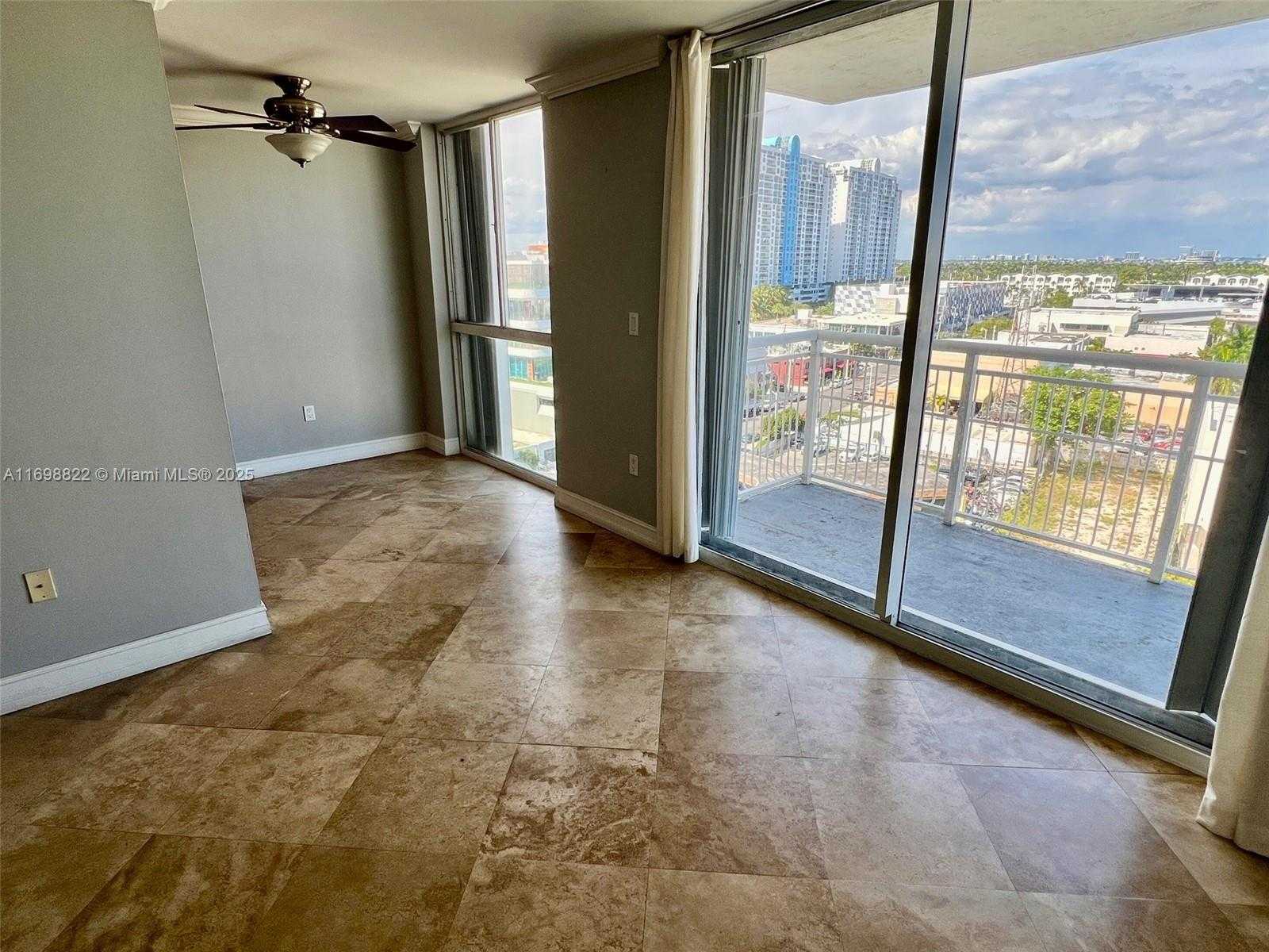 Small Image of 1688 WEST AVE #1005, Miami Beach Number 9