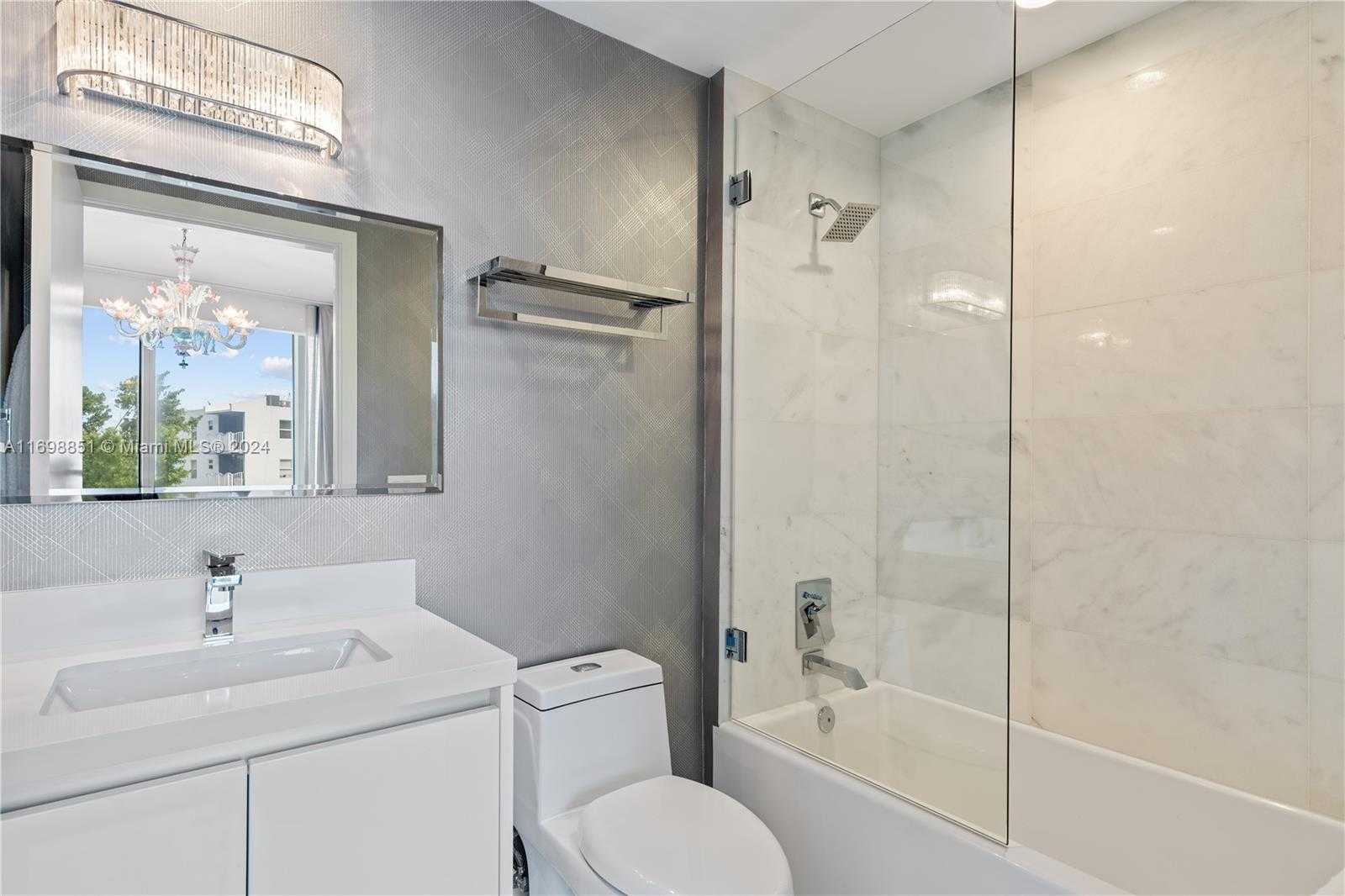 Small Image of 1 COLLINS AVENUE #306, Miami Beach Number 29