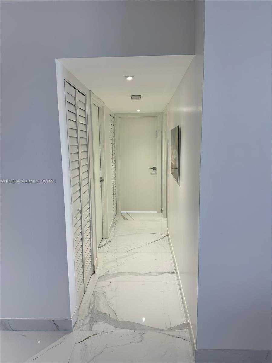 Small Image of 3800 SOUTH OCEAN DR #1115, Hollywood Number 9