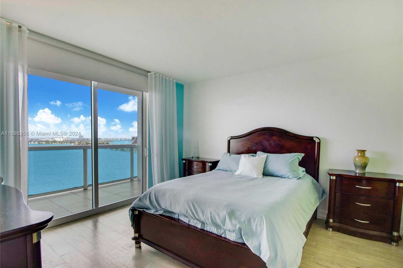 Small Image of 1800 NORTH BAYSHORE DR #2407, Miami Number 12