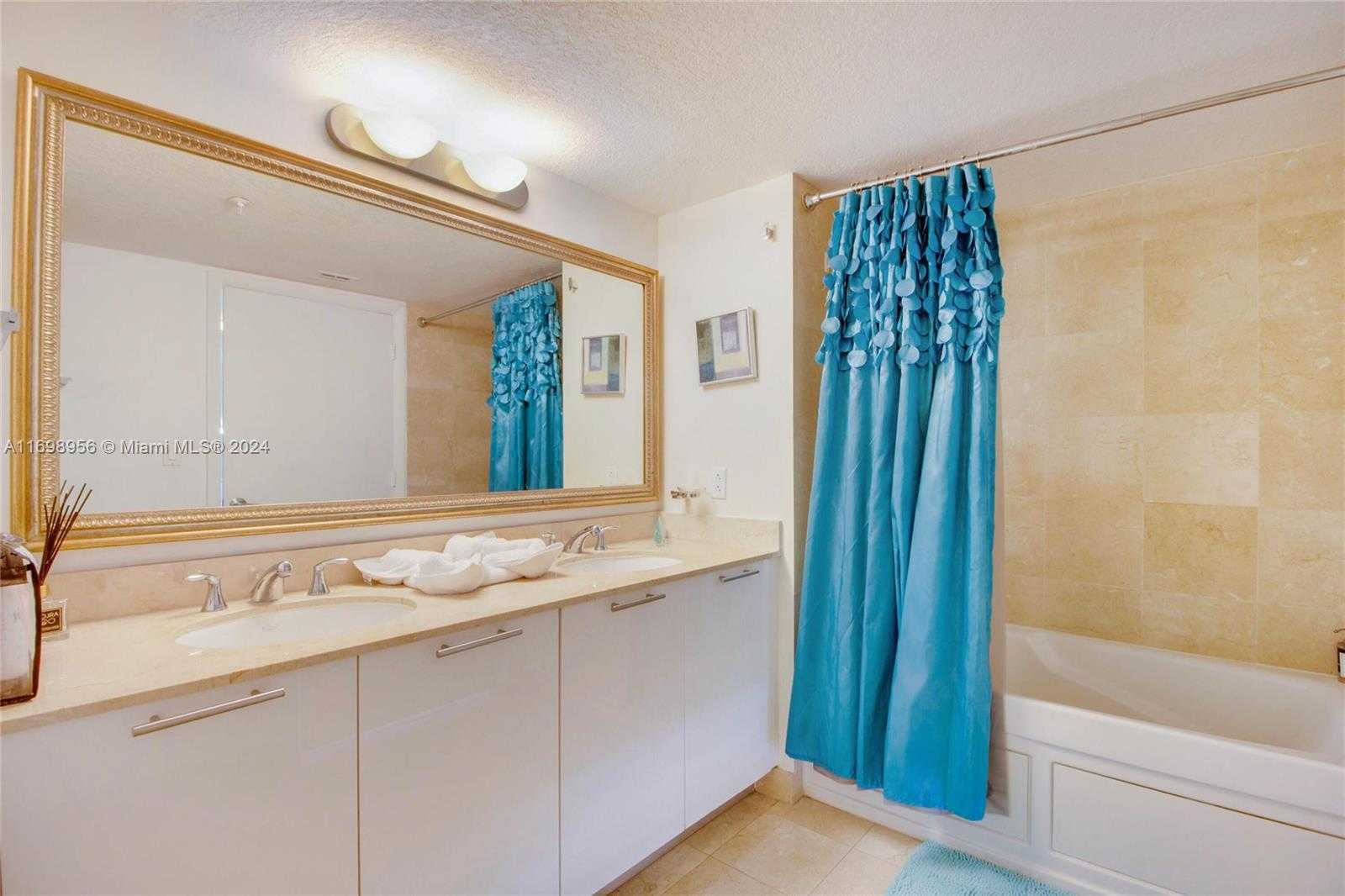 Small Image of 1800 NORTH BAYSHORE DR #2407, Miami Number 14