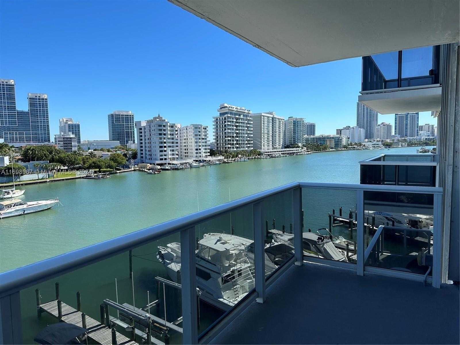 Small Image of 900 #401, Miami Beach Number 7