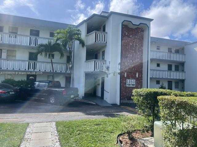 Small Image of 1350 NORTH EAST 191ST ST #B203, Miami Number 33