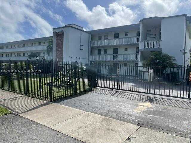 Small Image of 1350 NORTH EAST 191ST ST #B203, Miami Number 38