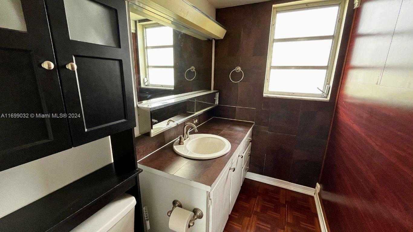 Small Image of 1811 JEFFERSON ST #705, Hollywood Number 24