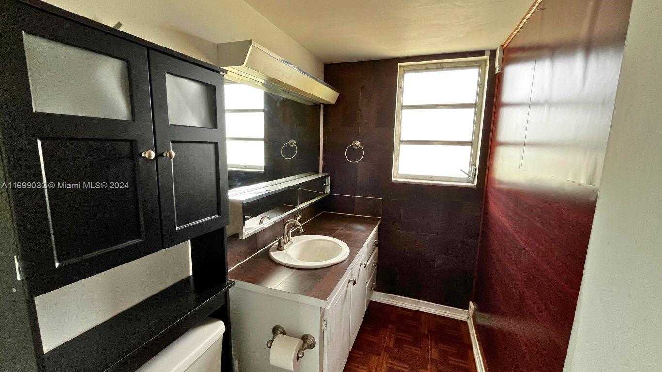 Small Image of 1811 JEFFERSON ST #705, Hollywood Number 25