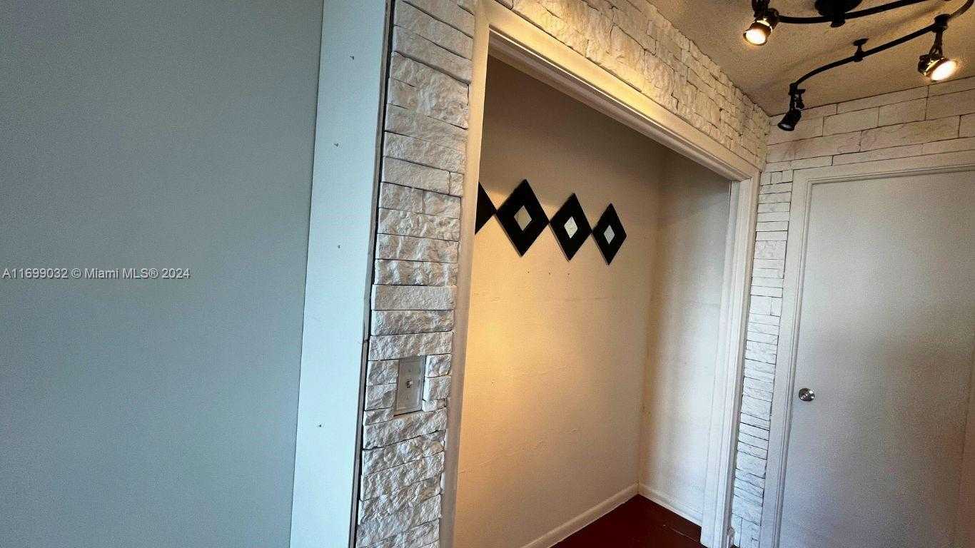 Small Image of 1811 JEFFERSON ST #705, Hollywood Number 26