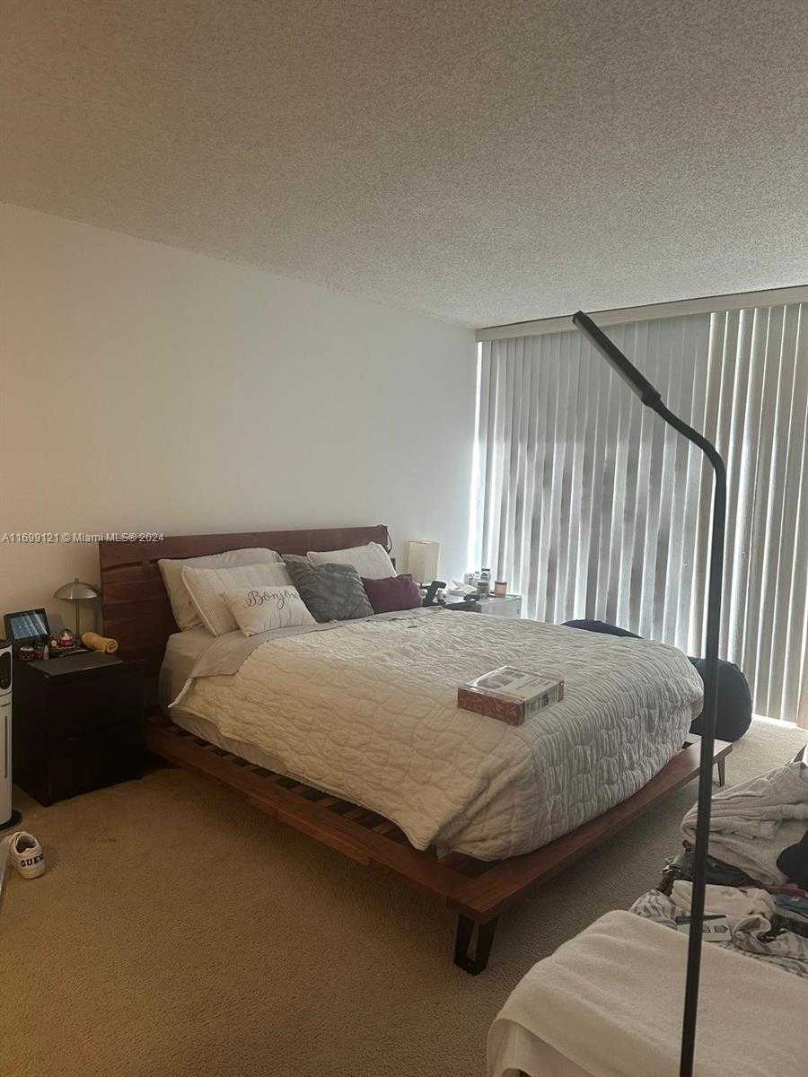 Small Image of 7601 EAST TREASURE DR #610, North Bay Village Number 4