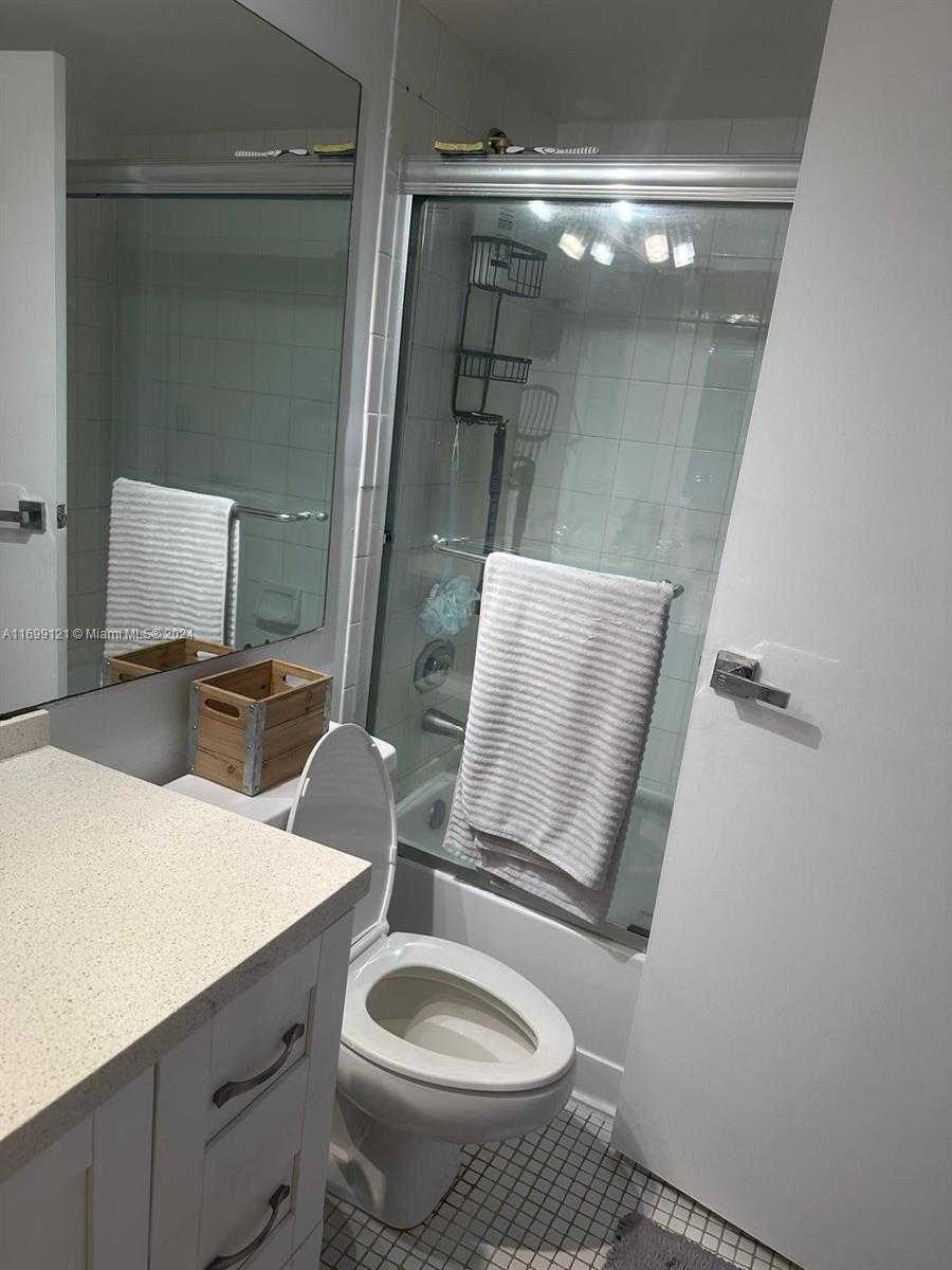 Small Image of 7601 EAST TREASURE DR #610, North Bay Village Number 6