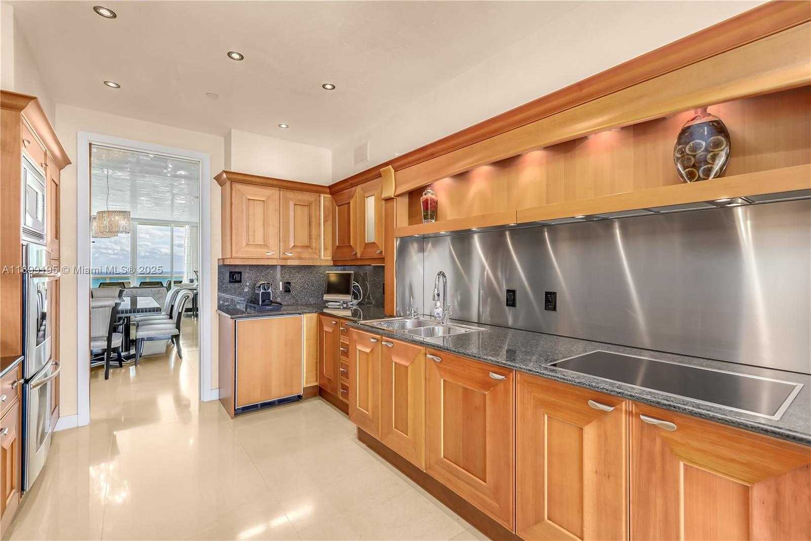 Small Image of 20155 NORTH EAST 38TH CT #2903, Aventura Number 10