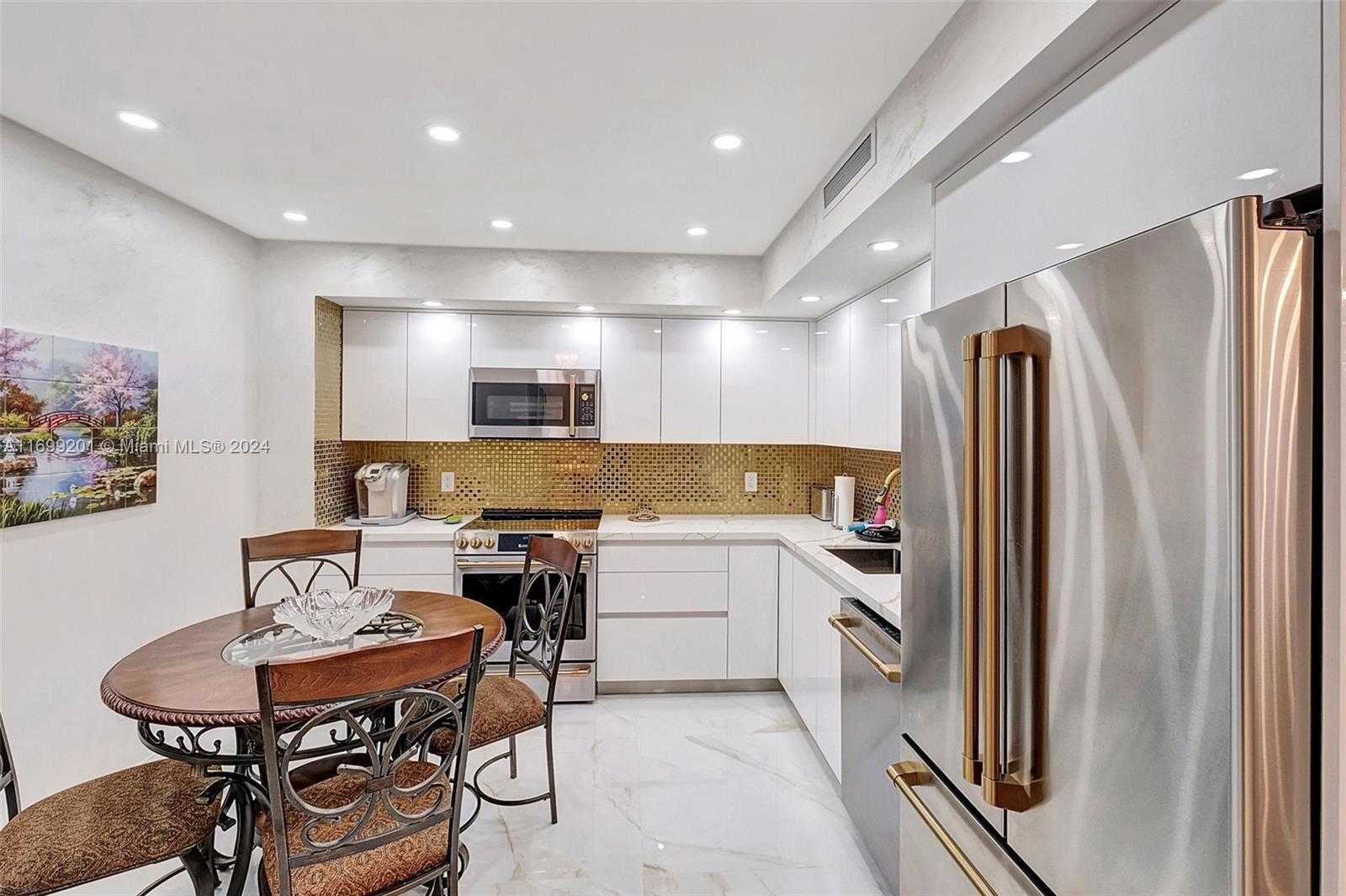 Small Image of 9801 COLLINS AVE #20T / remodeled, Bal Harbour Number 5