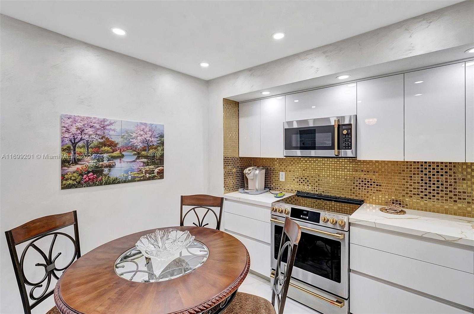 Small Image of 9801 COLLINS AVE #20T / remodeled, Bal Harbour Number 7