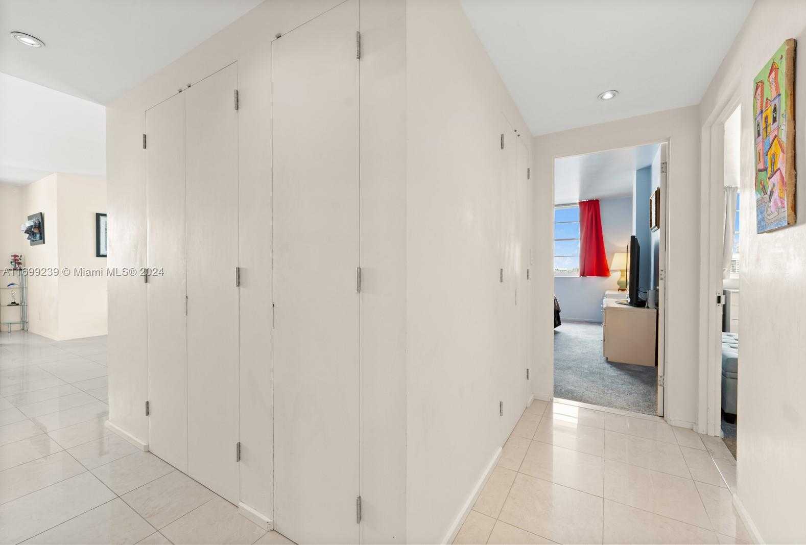 Small Image of 500 BAYVIEW DR #PH-21, Sunny Isles Beach Number 22