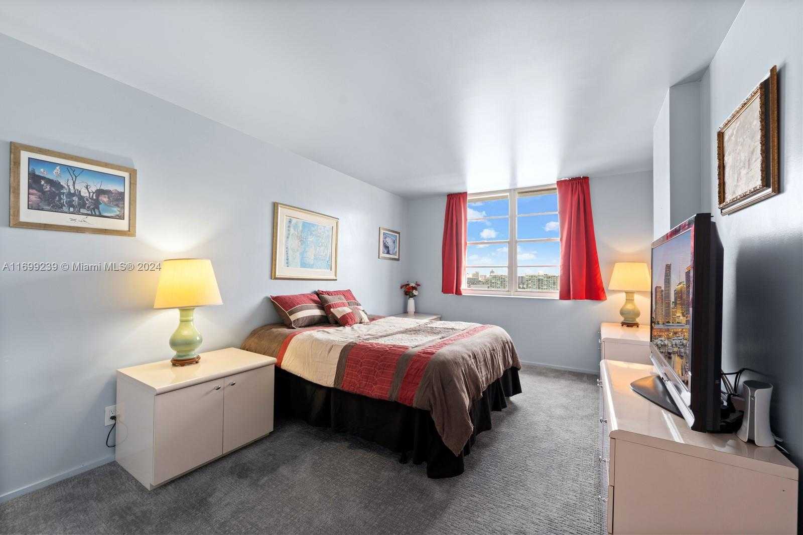 Small Image of 500 BAYVIEW DR #PH-21, Sunny Isles Beach Number 23
