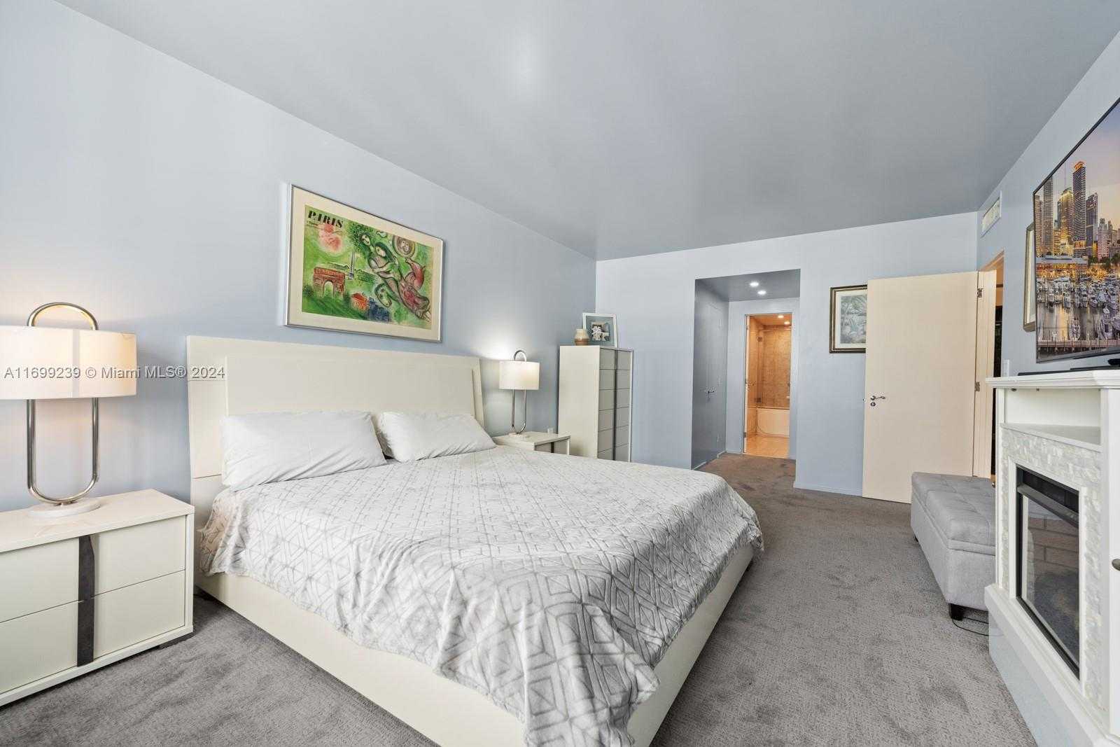 Small Image of 500 BAYVIEW DR #PH-21, Sunny Isles Beach Number 27