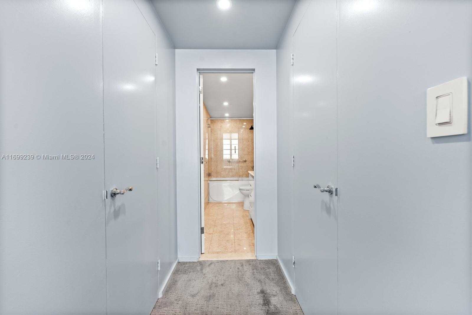 Small Image of 500 BAYVIEW DR #PH-21, Sunny Isles Beach Number 29