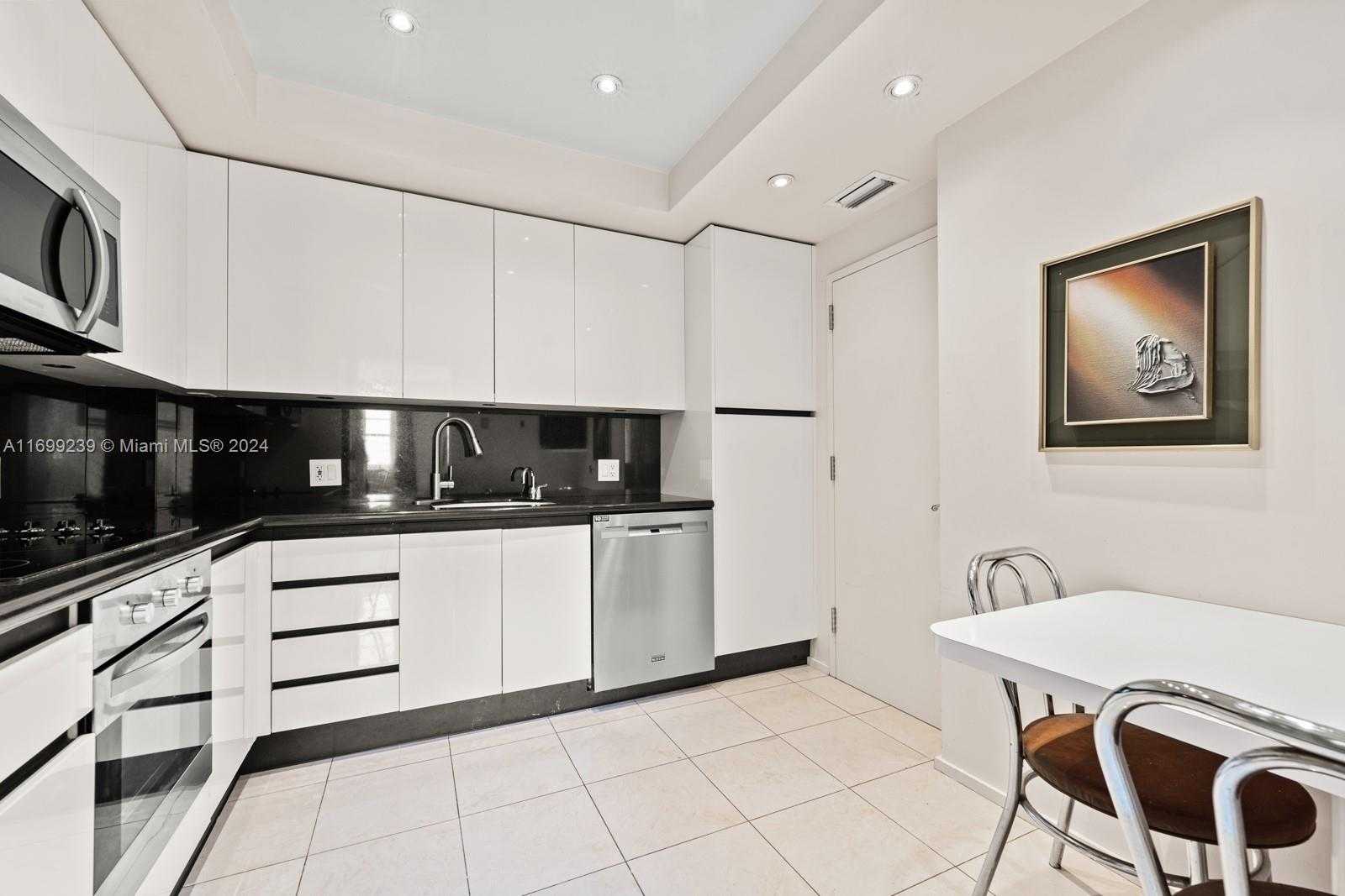 Small Image of 500 BAYVIEW DR #PH-21, Sunny Isles Beach Number 33