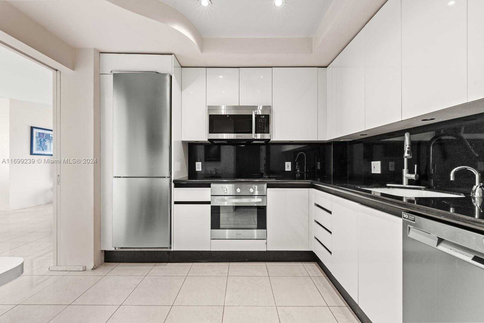 Small Image of 500 BAYVIEW DR #PH-21, Sunny Isles Beach Number 34