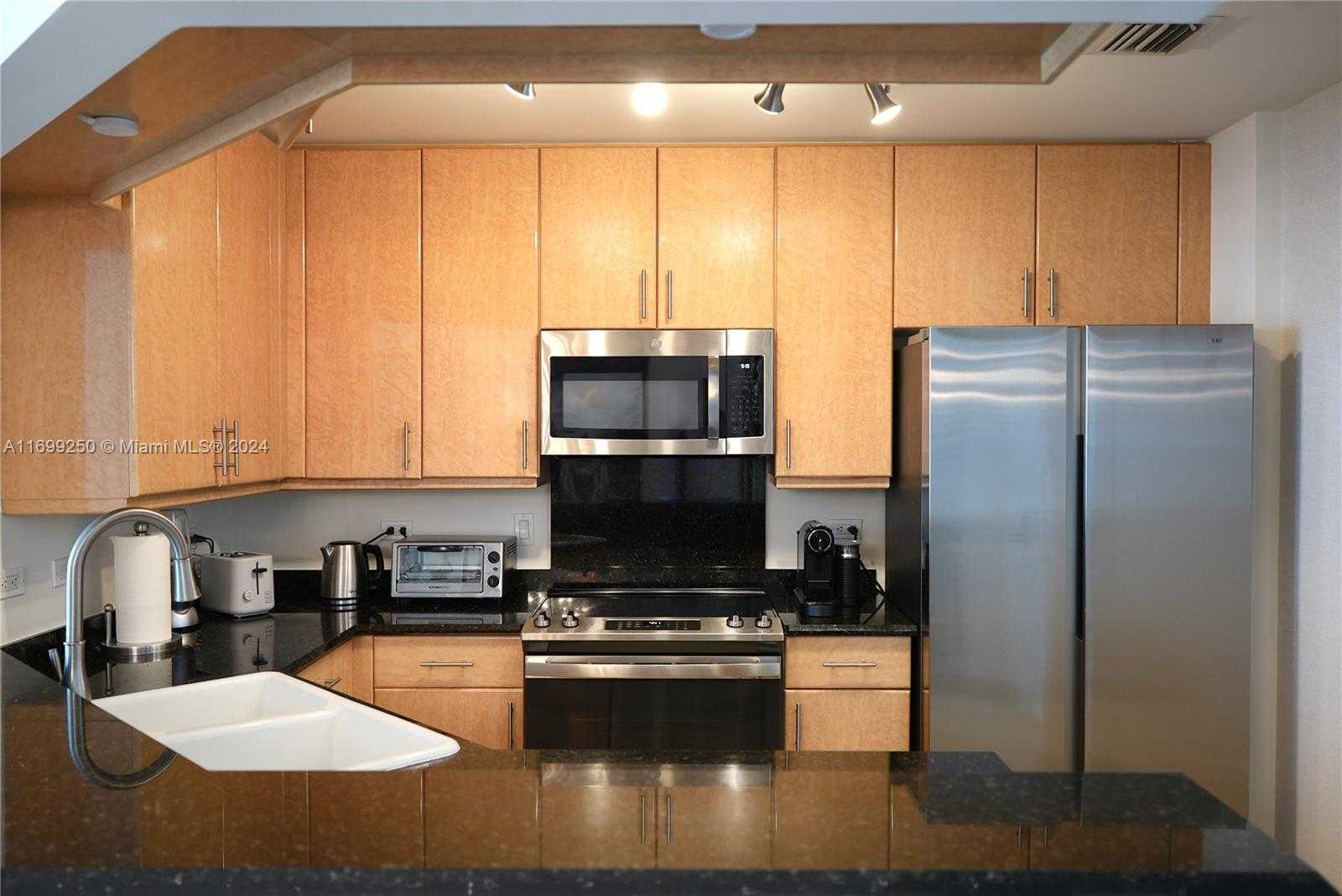Small Image of 801 BRICKELL KEY BLVD #1906, Miami Number 7