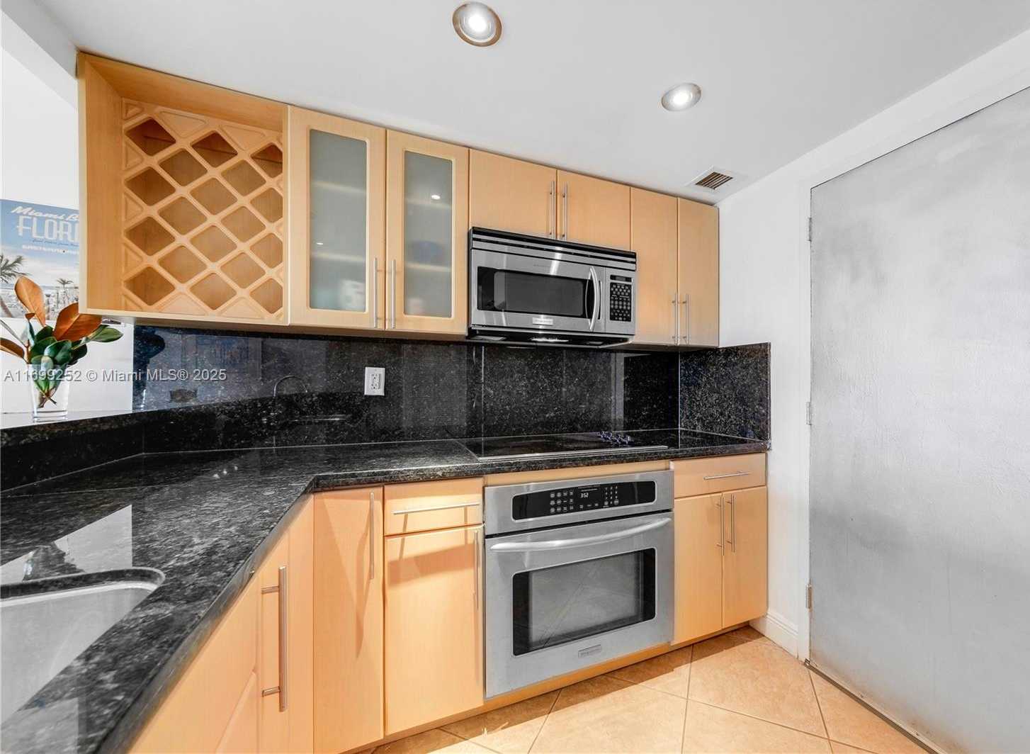Small Image of 345 OCEAN DR #703, Miami Beach Number 11