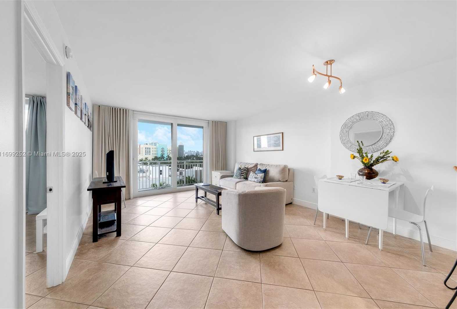Small Image of 345 OCEAN DR #703, Miami Beach Number 13