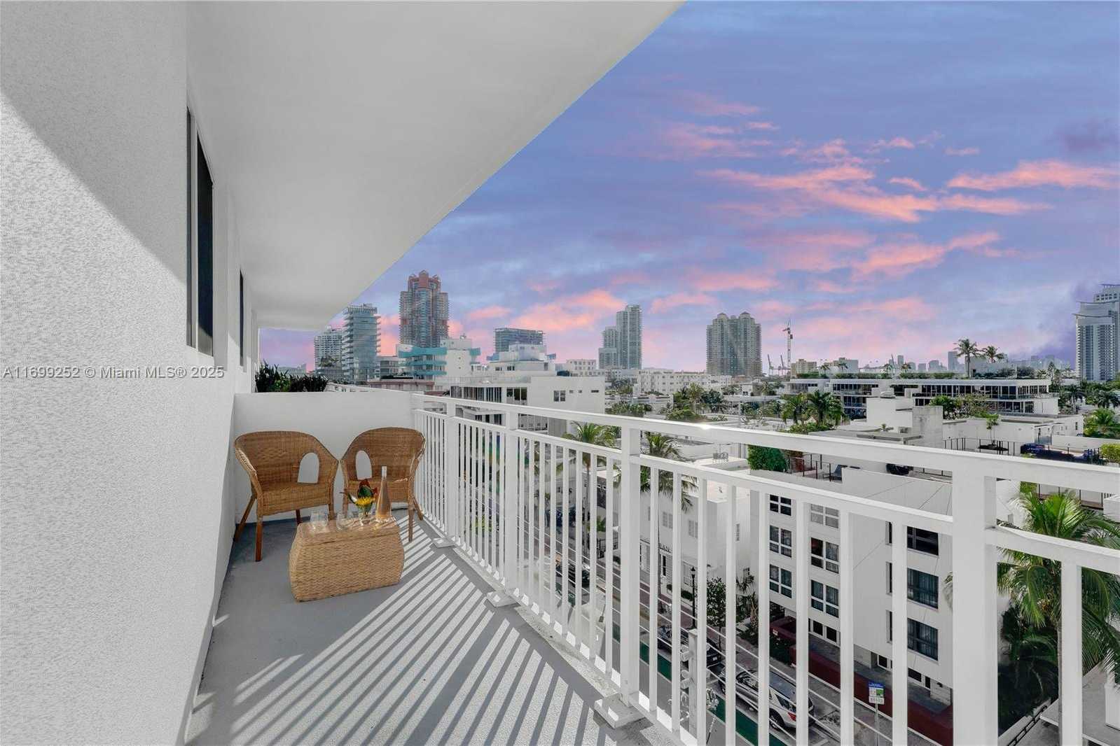 Small Image of 345 OCEAN DR #703, Miami Beach Number 19