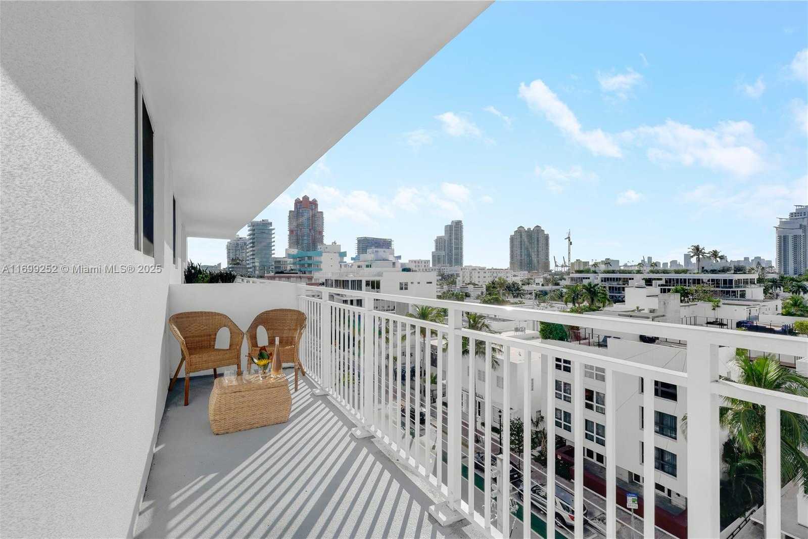 Small Image of 345 OCEAN DR #703, Miami Beach Number 6