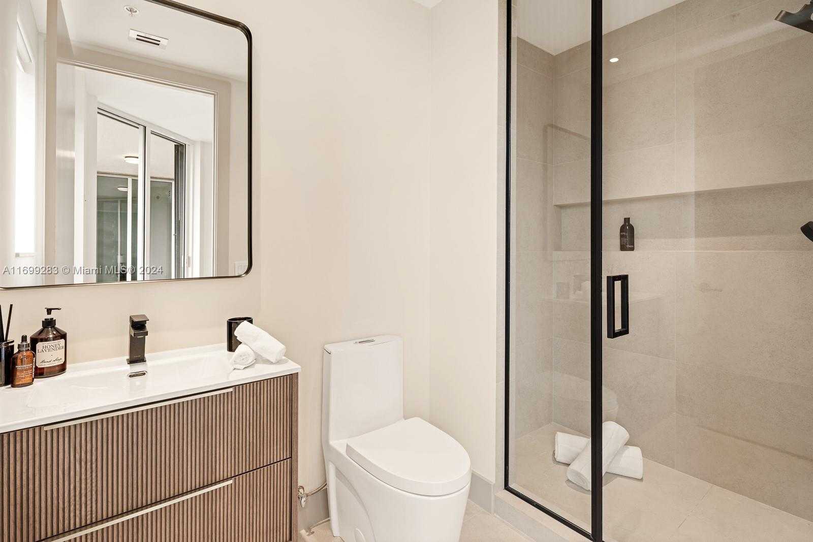 Small Image of 13621 DEERING BAY DR #503, Coral Gables Number 20