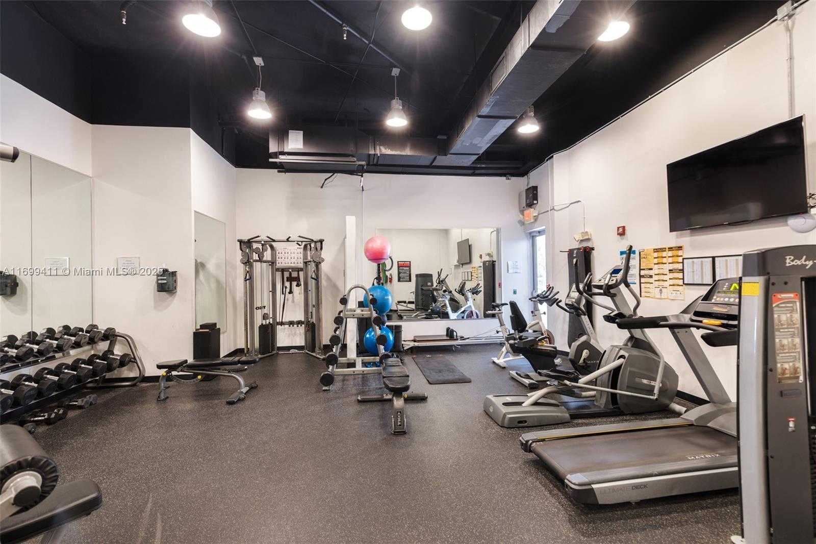 Small Image of 2001 MERIDIAN AVE #510, Miami Beach Number 16