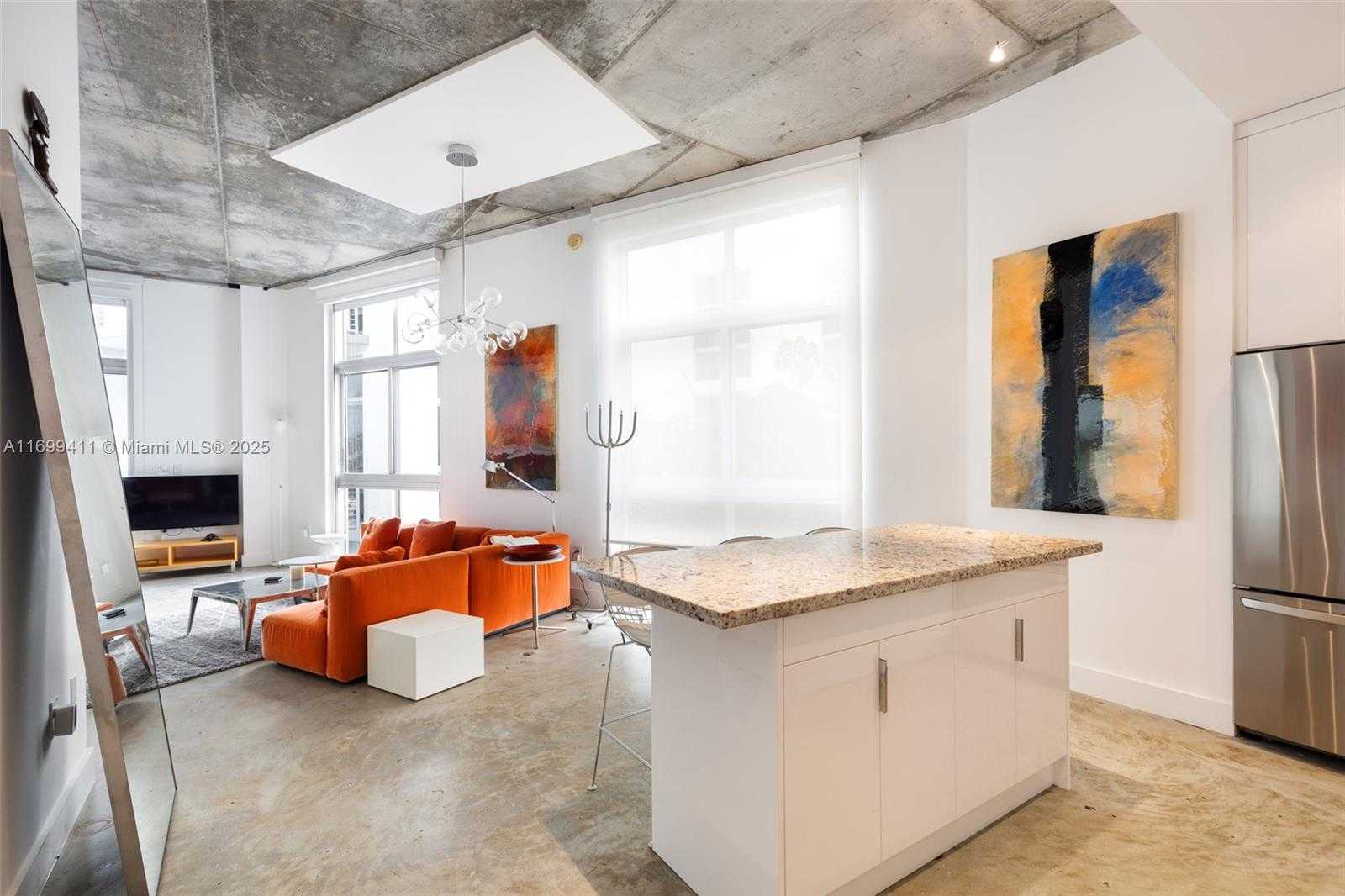 Small Image of 2001 MERIDIAN AVE #510, Miami Beach Number 2