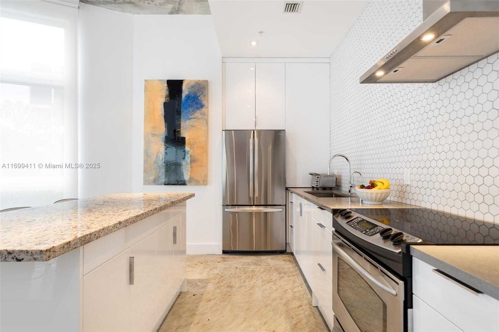 Small Image of 2001 MERIDIAN AVE #510, Miami Beach Number 5