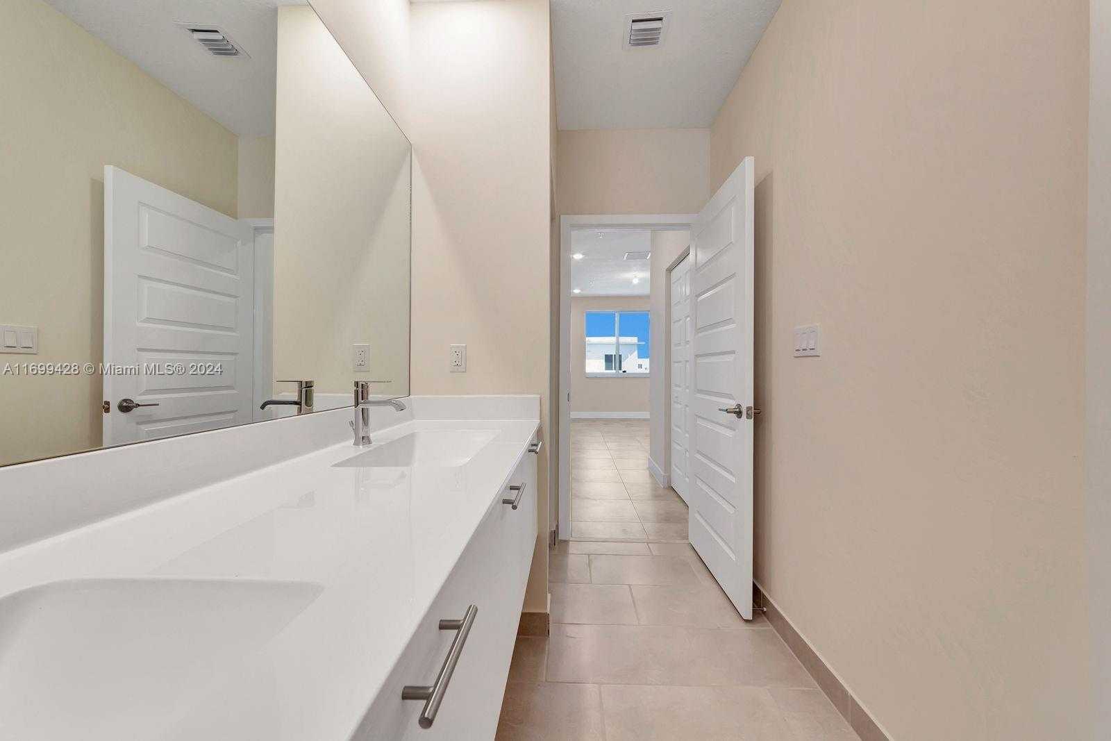 Small Image of 6420 NORTH WEST 102ND PATH #303, Doral Number 10