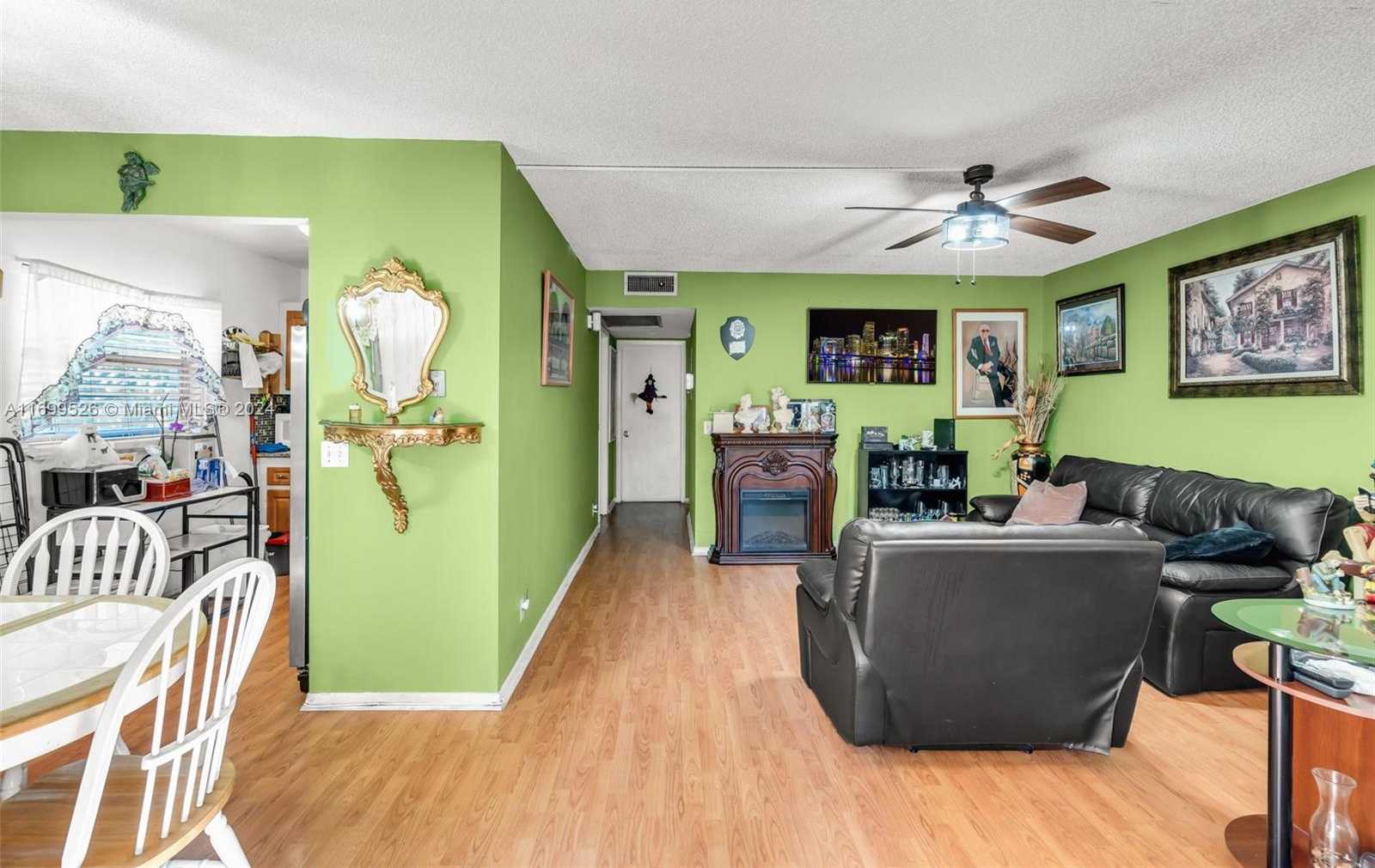 Small Image of 200 SOUTH WEST 132ND WAY #211L, Pembroke Pines Number 3