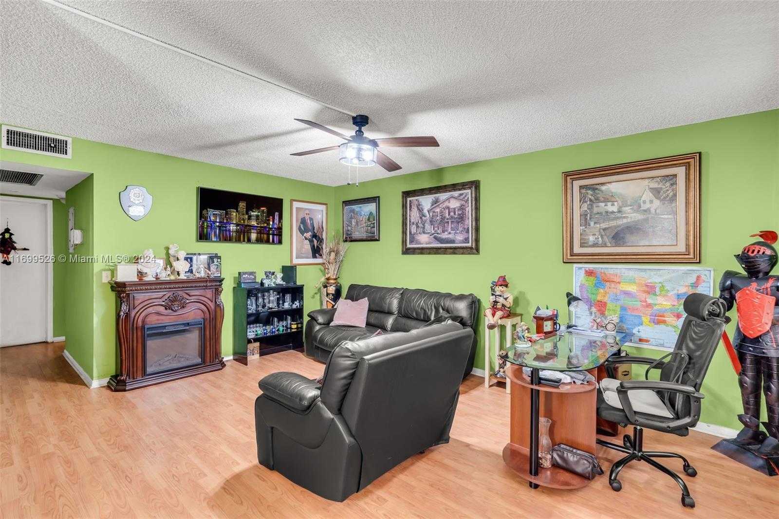Small Image of 200 SOUTH WEST 132ND WAY #211L, Pembroke Pines Number 4